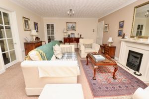 Lounge- click for photo gallery